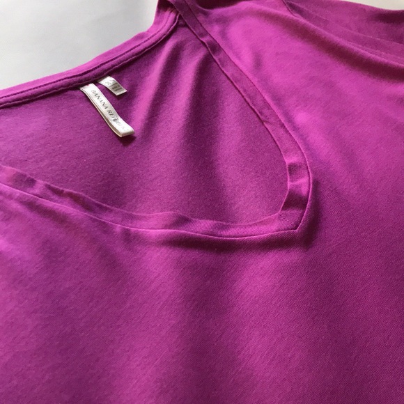 Banana Republic Tee - Picture 6 of 7